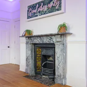 The Steam House - 3 Bedroom Townhouse In By Mint Holiday home