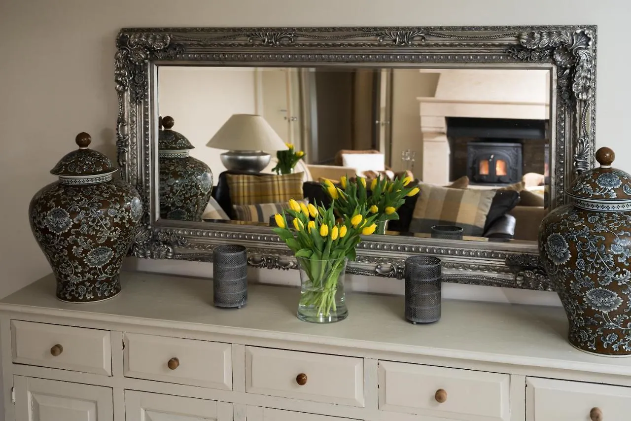 Brittons Farm And Cottages, Hot Tub And Gym Bath